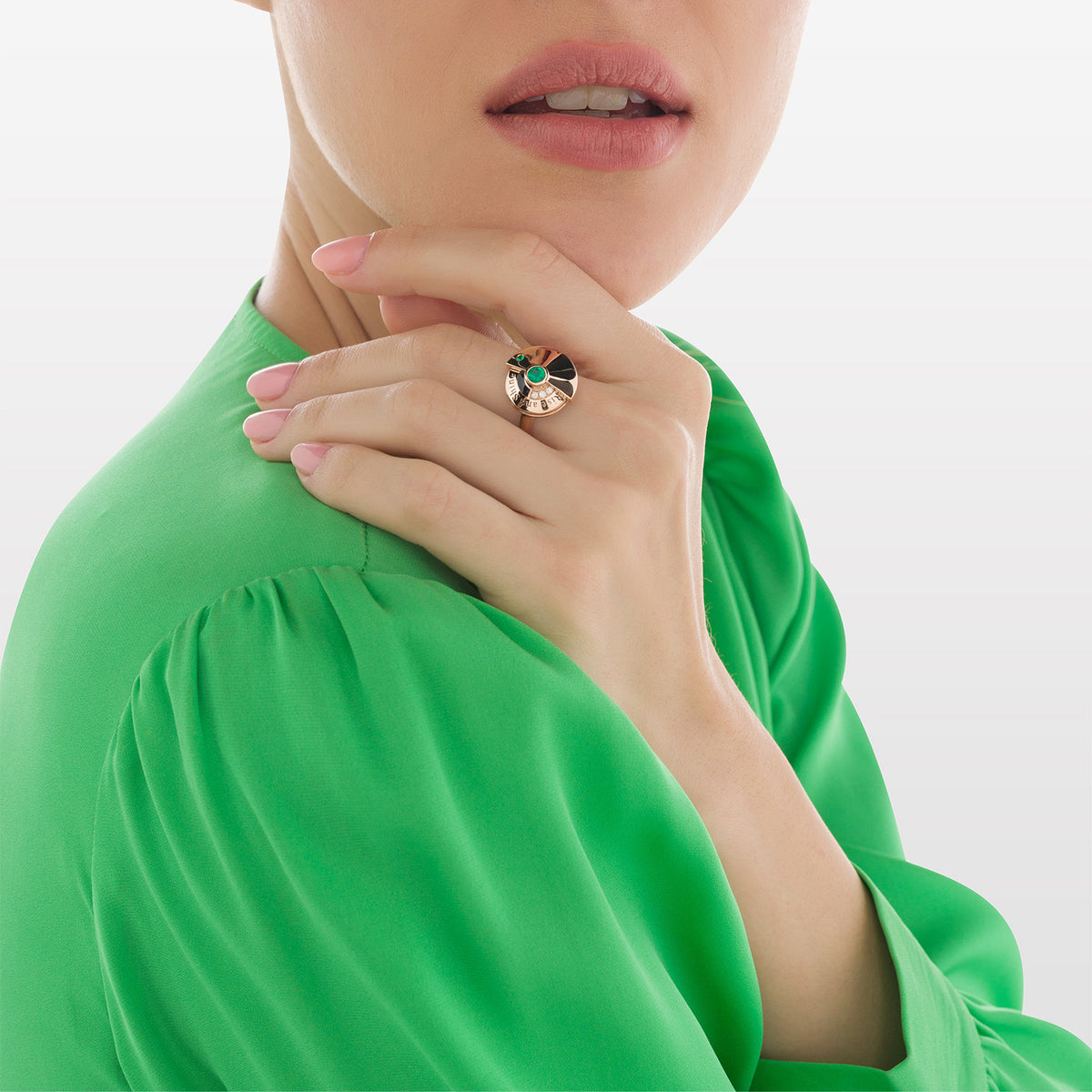 Dial-up Emerald Ring