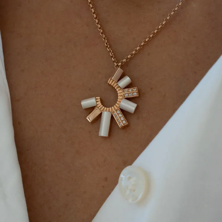 Urban Fan Mother of Pearl Necklace